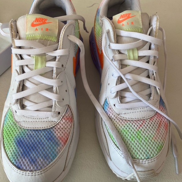 Nike women’s air max size 7.5 gently used - Picture 1 of 4